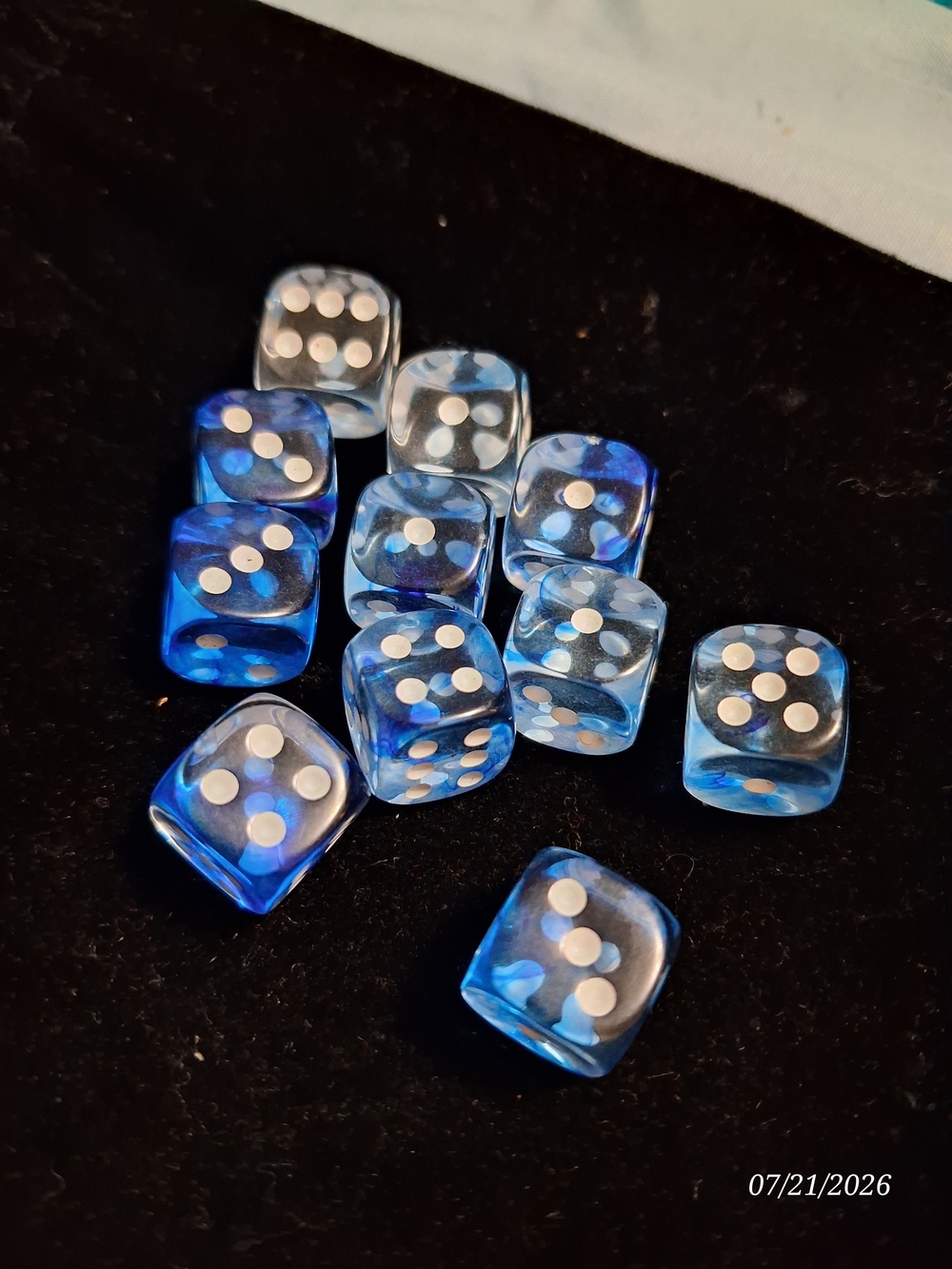 Source Unknown Blue Transparent Mini Dice Set with White Pips